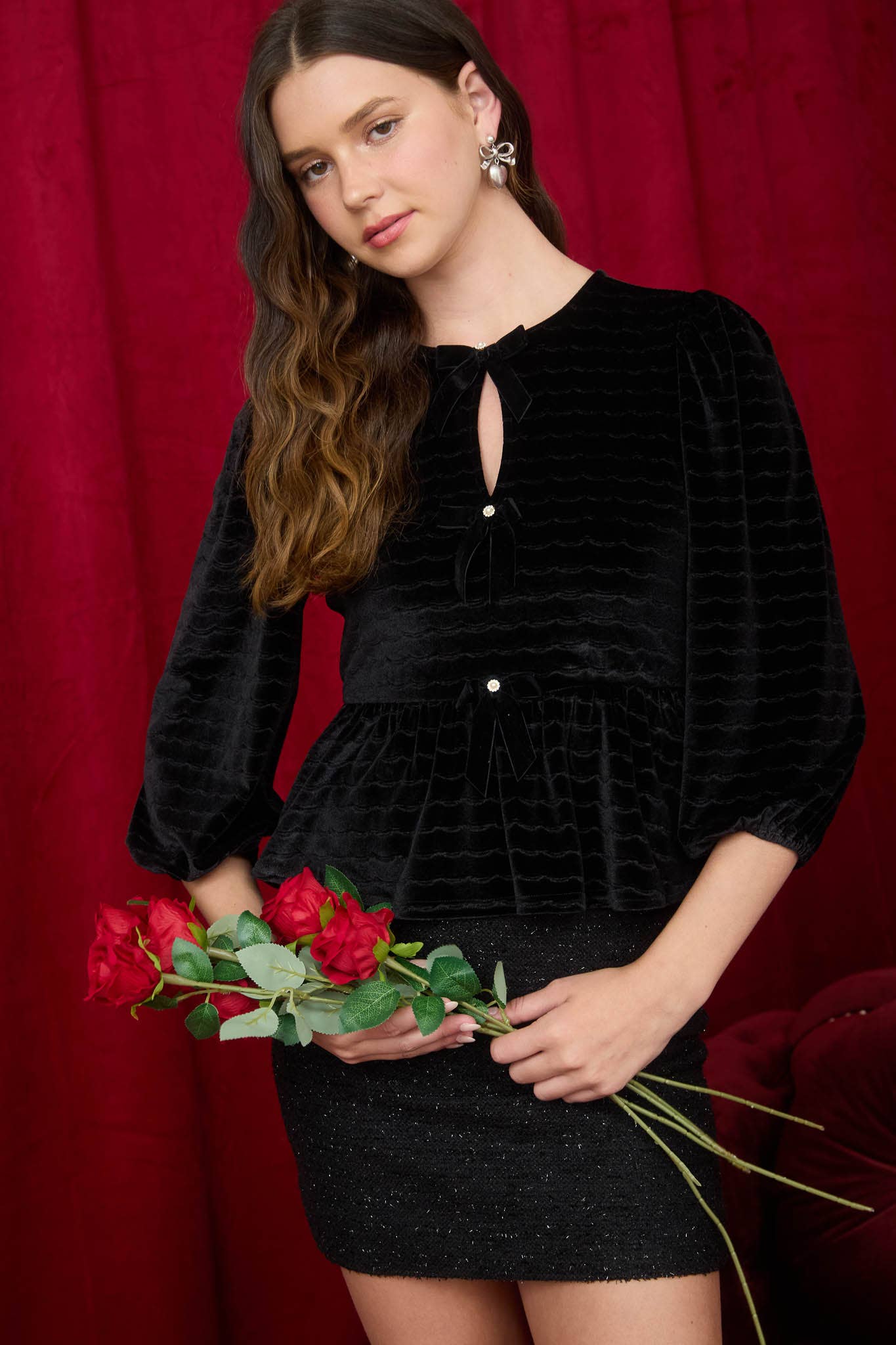 Sutton SCALLOP VELVET BOW DETAIL 3/4 SLEEVE KNIT TOP
