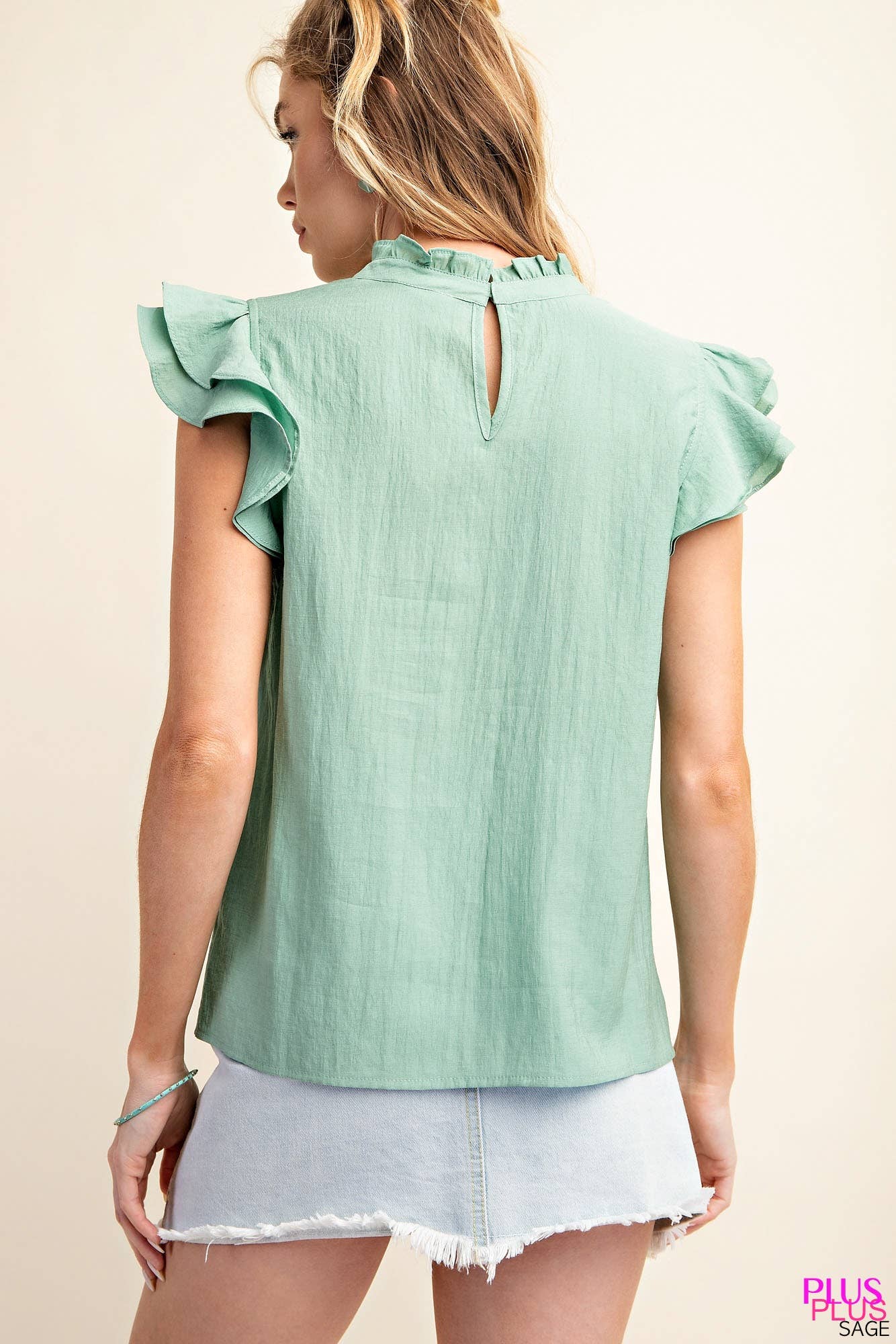 CELY TEXTURED TOP RUFFLE NECK BACK BUTTON CLOSER