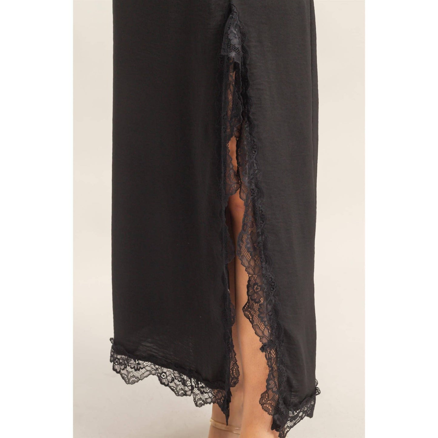 Skirt With Front Slit And Lace Hem