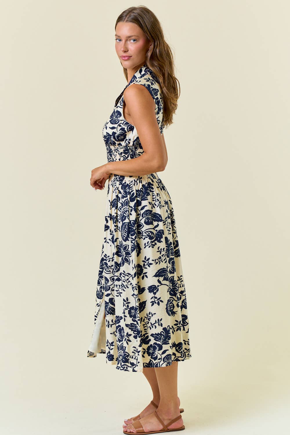 SAHARA PAISLEY V-NECK SMOCKED WAIST ZIP FRONT MIDI DRESS